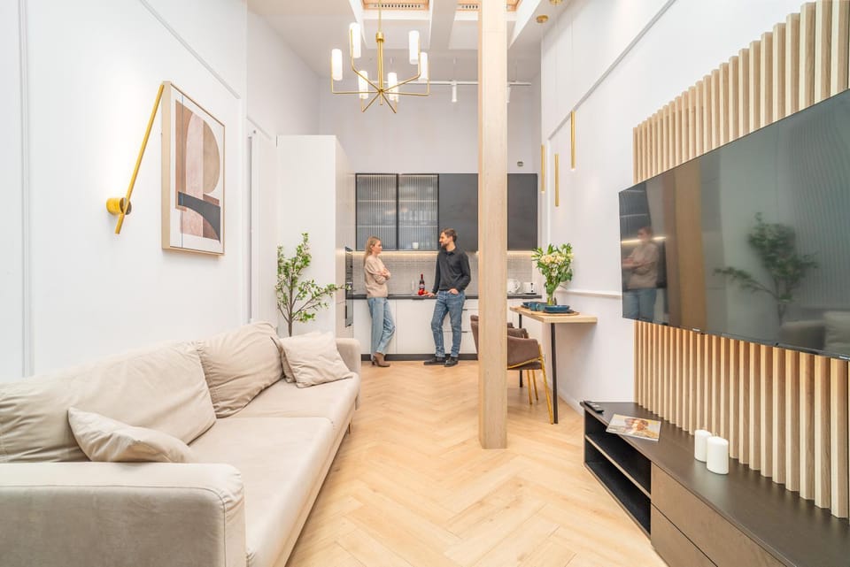 Communal lounge/ TV room, TV and multimedia, Living room, Seating area, Evening entertainment