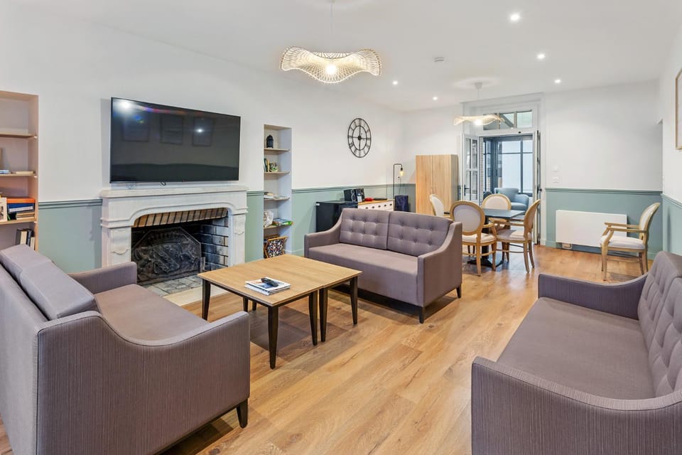 Communal lounge/ TV room, TV and multimedia, Living room, Seating area