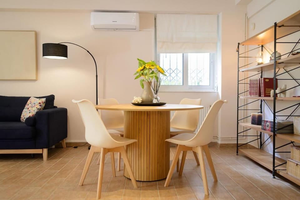 Charming Garden Apartment, steps from metro station Apartment in North Athens Regional Unit, Greece