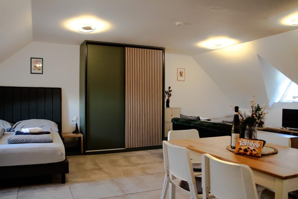 Dining area, Bedroom
