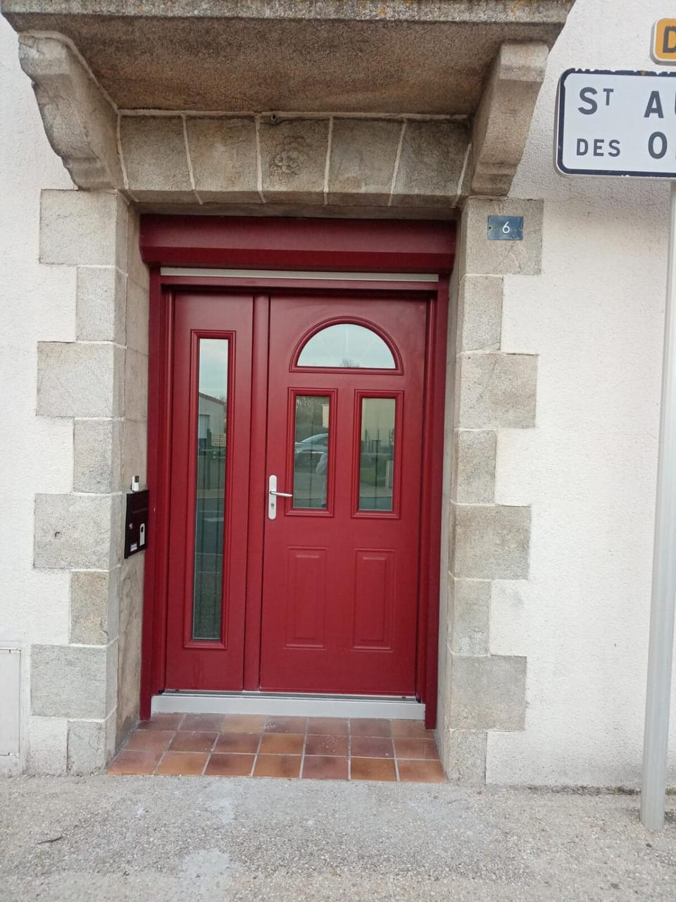 Facade/entrance