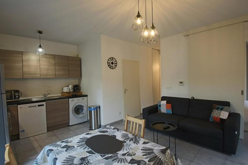 Living room, dishwasher, microwave, washing machine, kitchen