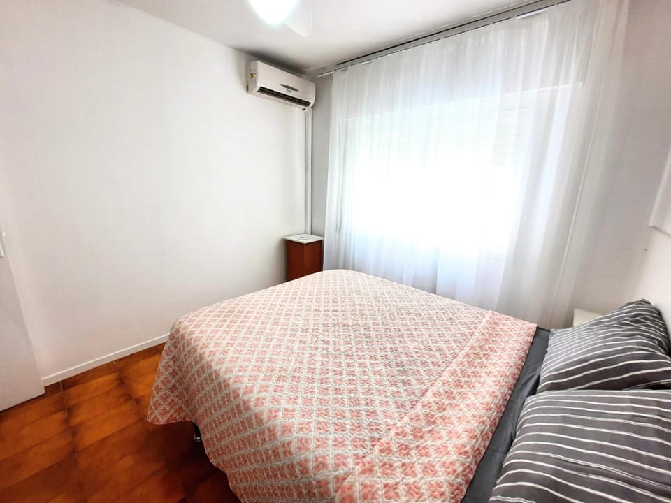 Bed, Photo of the whole room, Bedroom, air conditioner
