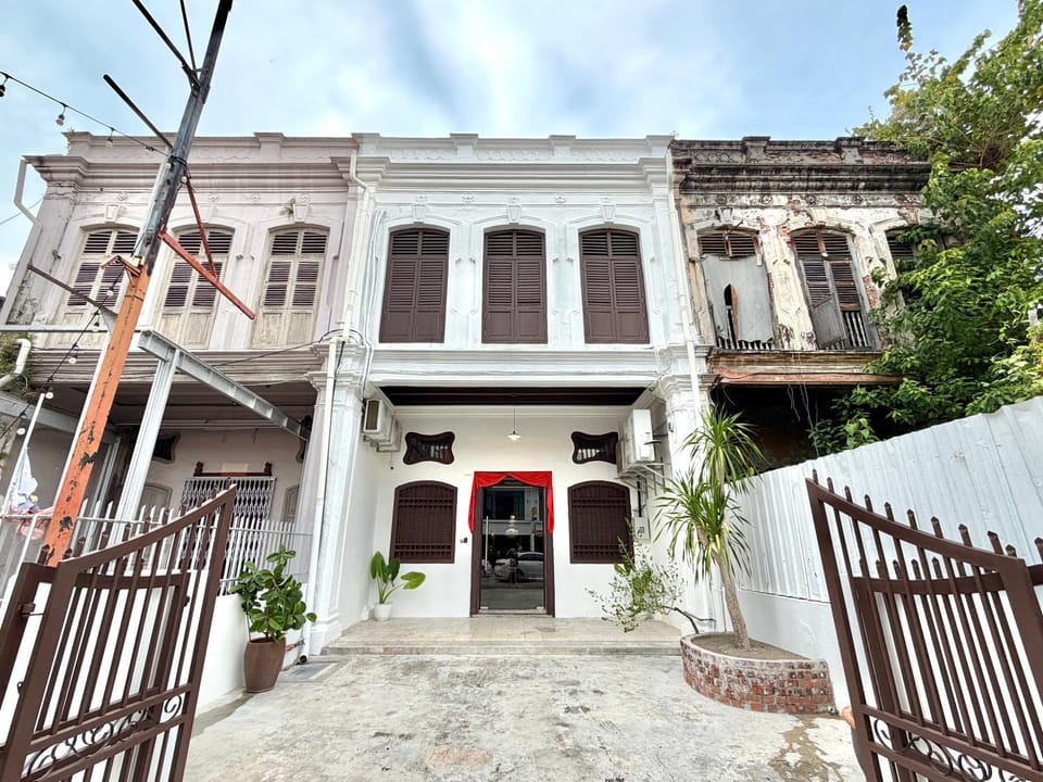 Property building, Facade/entrance