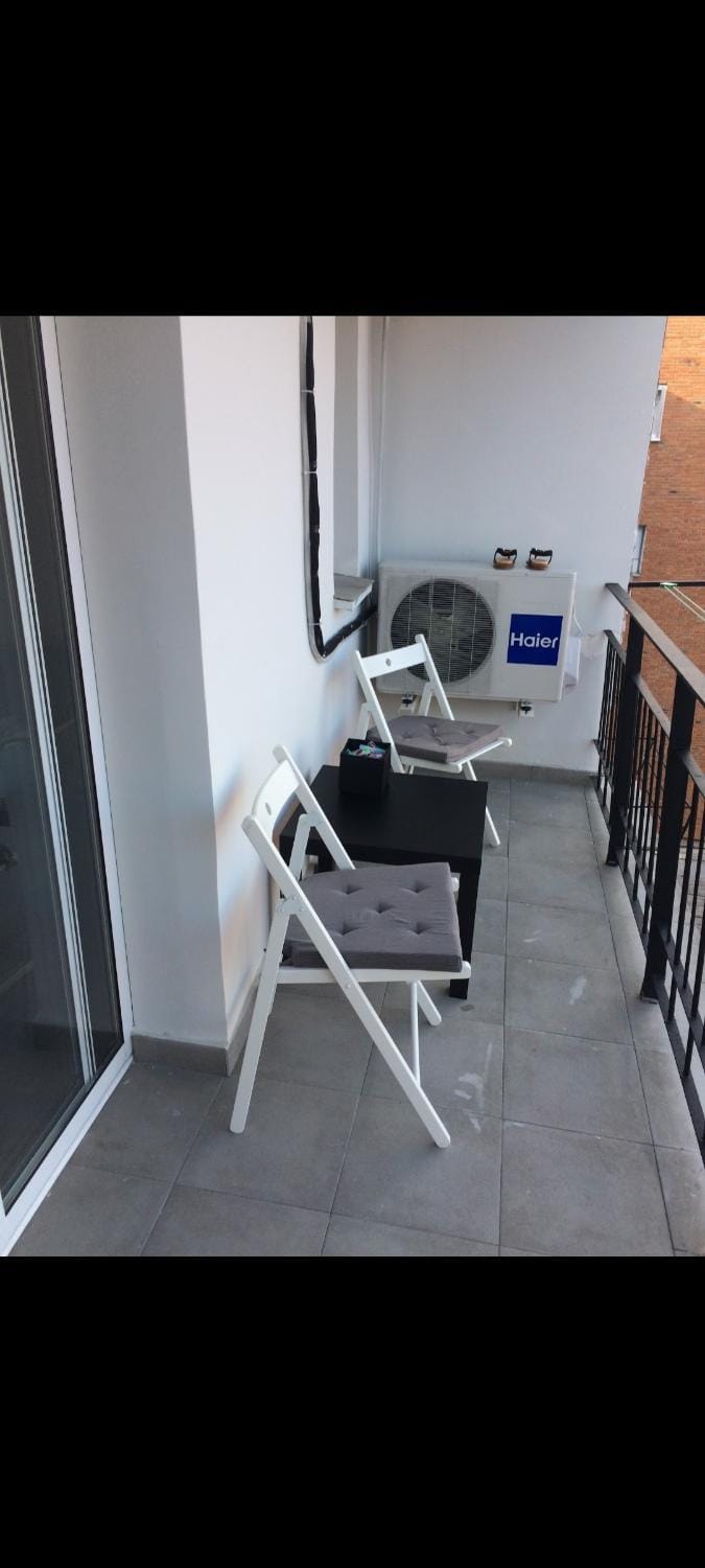 Habitación acogedora ideal para descansar en tus vacaciones Luxury tent in Madrid