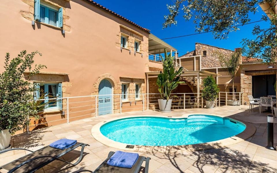 Patio, Pool view, Swimming pool