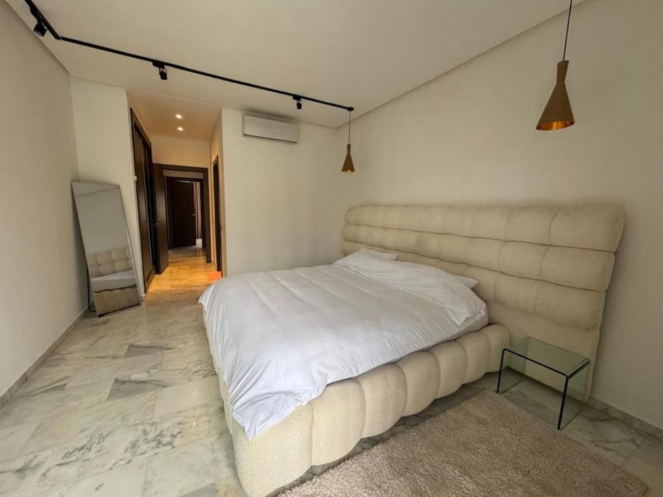 Bed, Photo of the whole room, Bedroom, air conditioner