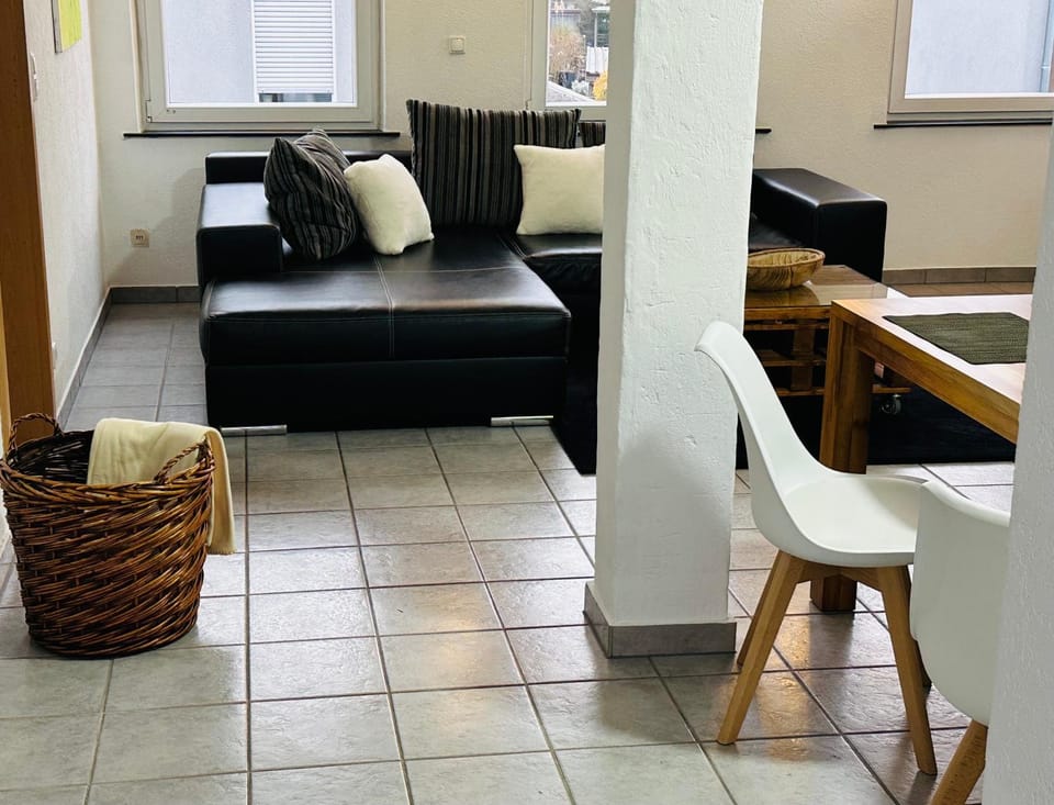 Loft im Fabrikstil mit 2 eigenen Schlafzimmern mit Wlan und Parkplatz Apartment in Hesse