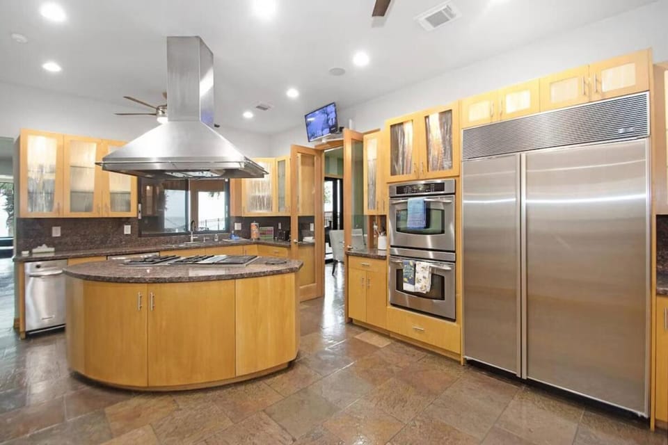 microwave, oven, stove, kitchen
