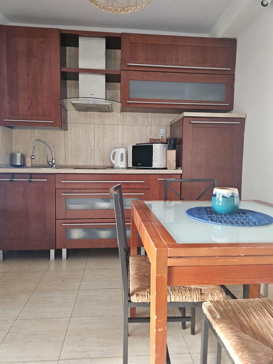 Kitchen or kitchenette, Dining area, stove