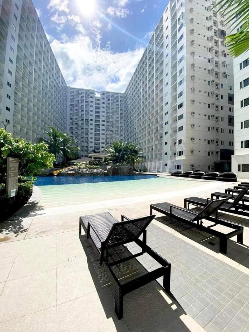 Shore Homestay by Rose Bed and Breakfast in Pasay