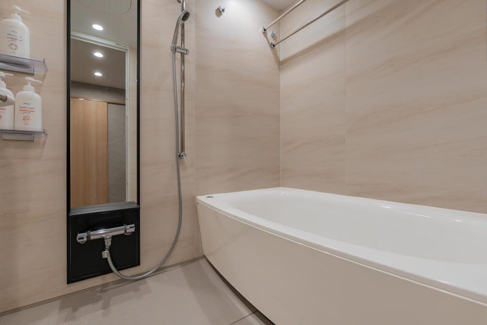 Shower, Bathroom, Bath, towels