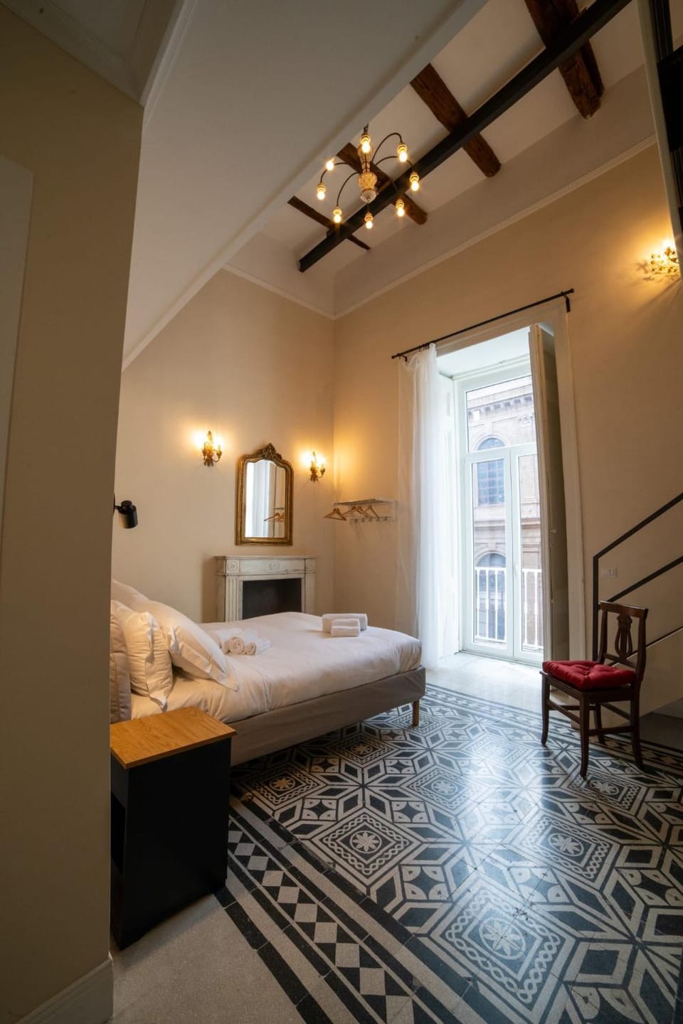 Photo of the whole room, Bedroom