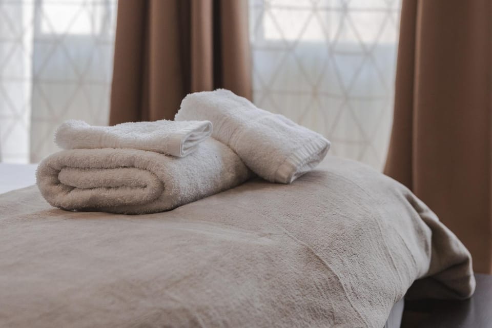 Photo of the whole room, Bedroom, towels