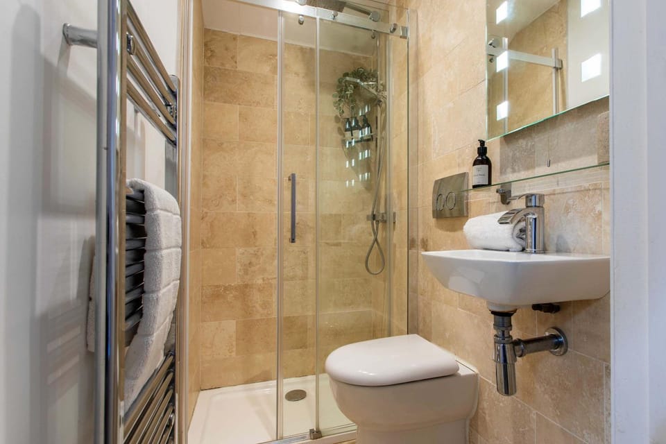 Charming 18th century cottage - central - parking House in Bath