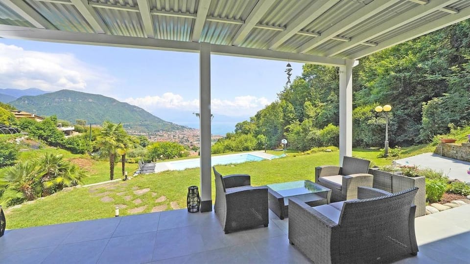 D1MORA Sophie - Villa with pool LAKE VIEW Villa in Province of Brescia