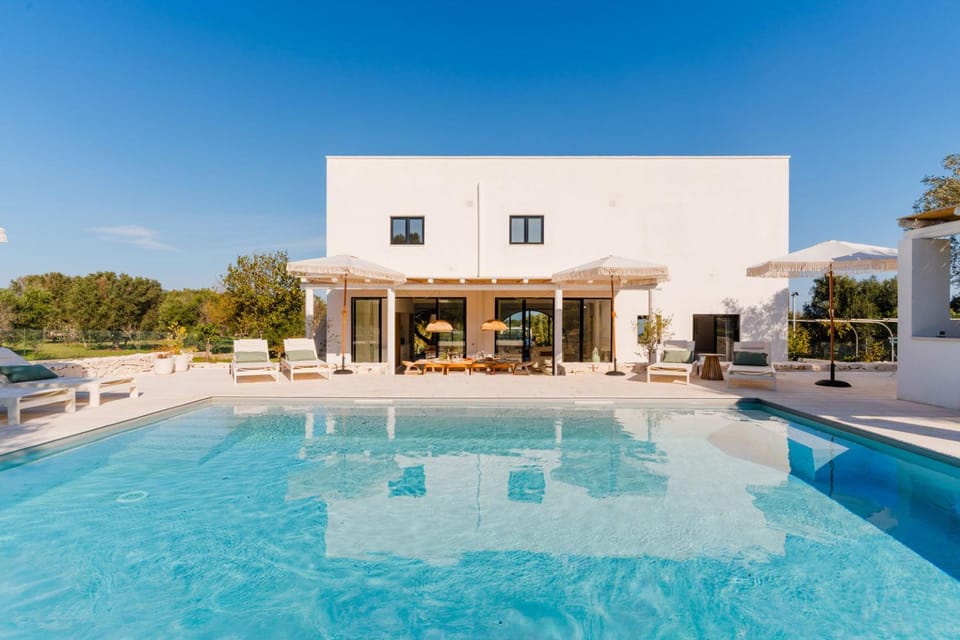 Day, Swimming pool
