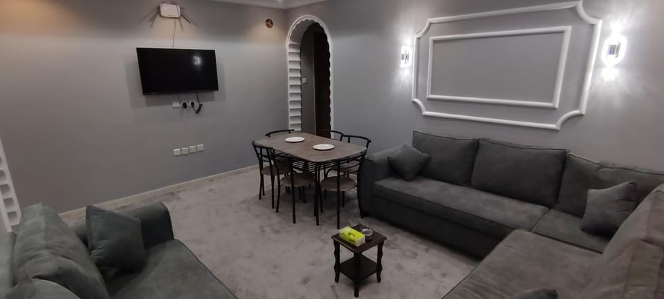 Communal lounge/ TV room, TV and multimedia, Living room, Seating area, Evening entertainment