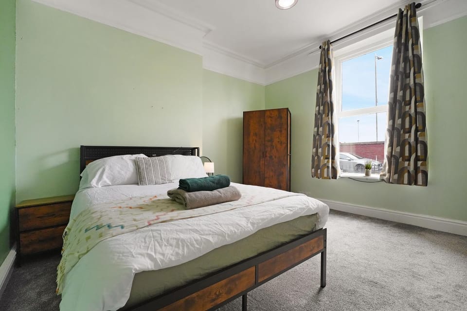 Bed, Bedroom