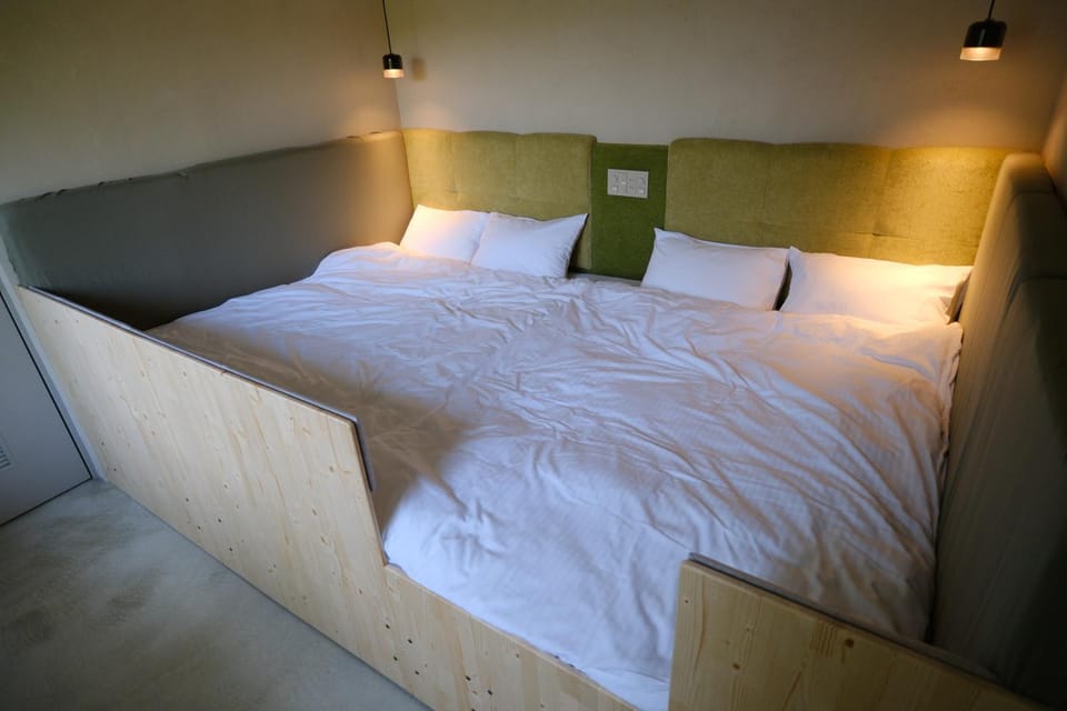 Bedroom, young children, cot, Family