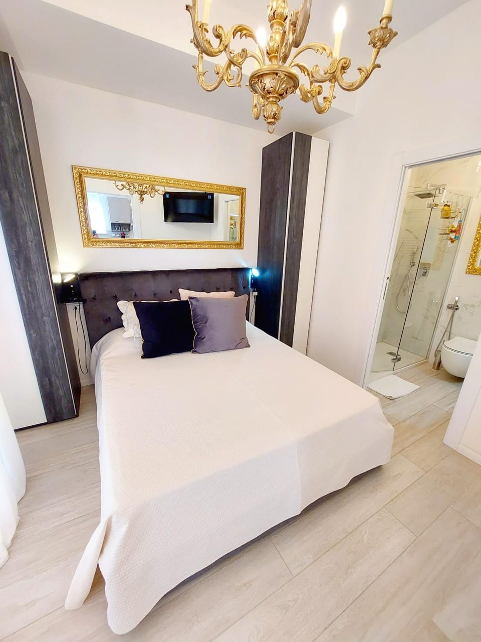 Bed, Photo of the whole room, Bedroom, wardrobe