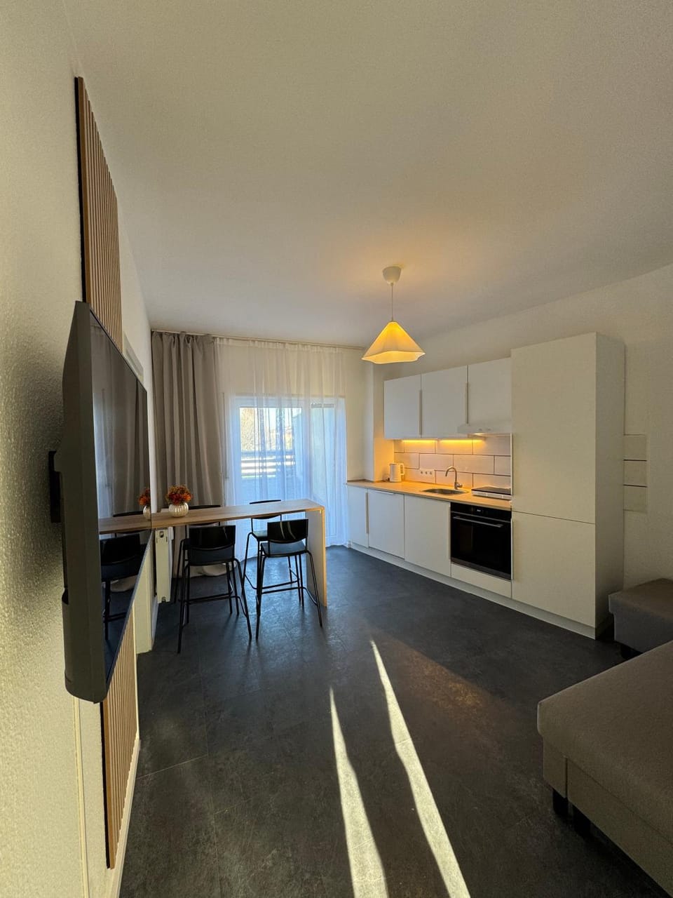 TV and multimedia, Kitchen or kitchenette, Dining area