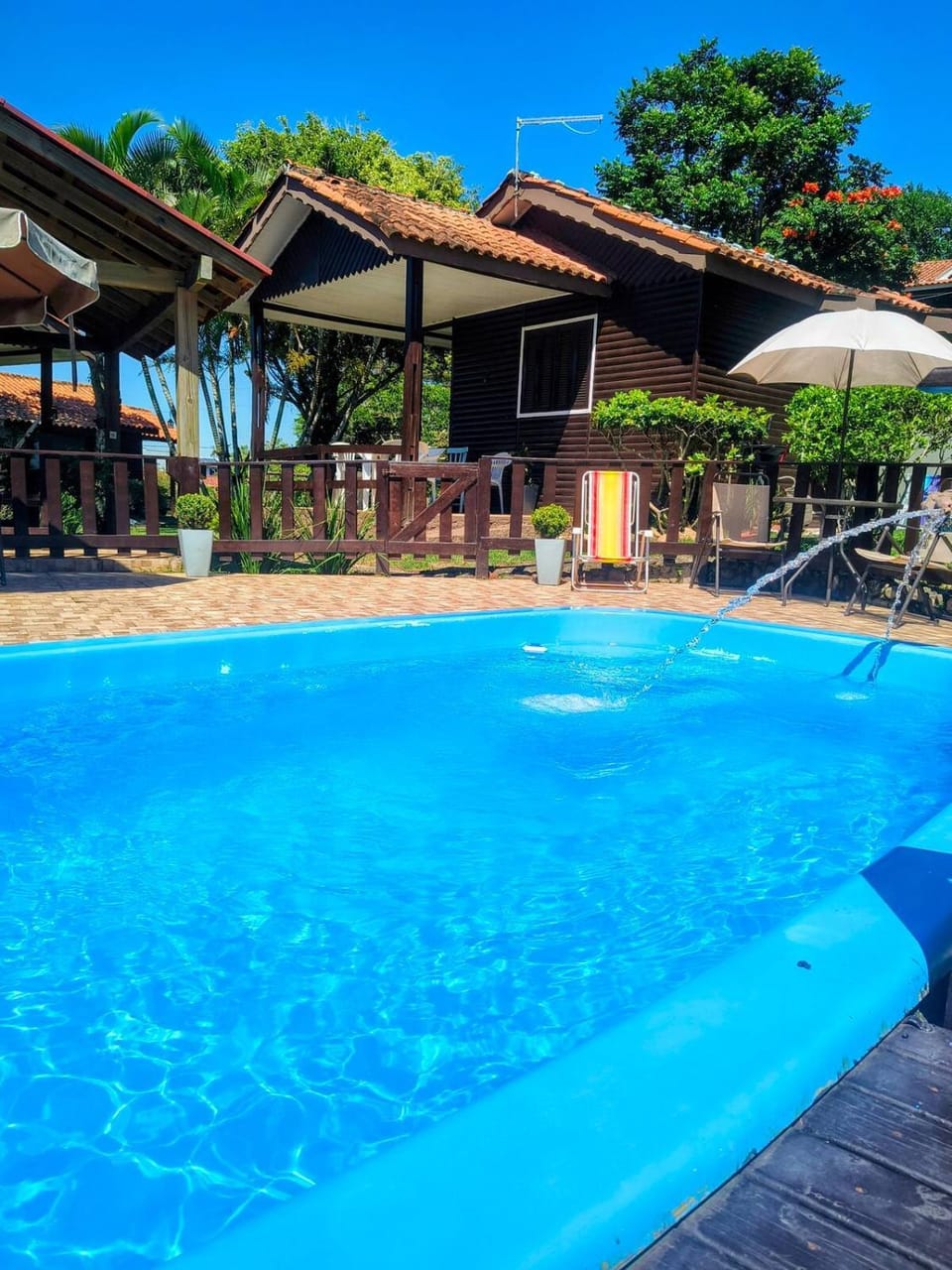 Chalé de 2 dormitórios com piscina e churrasqueira House in Garopaba
