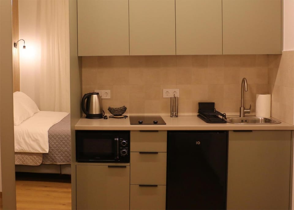 Coffee/tea facilities, stove, toaster, wardrobe, kitchen