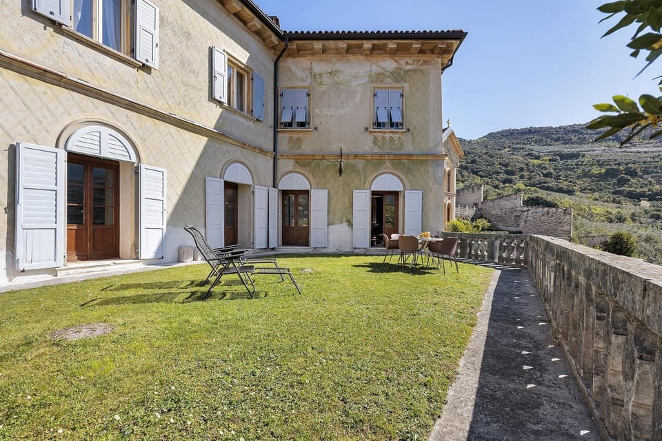 Byron House I By Immobilux Apartment in Riva del Garda