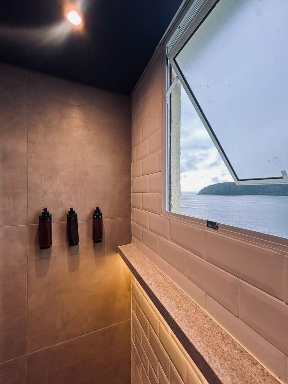 Ocean Breeze Apartment in Santos