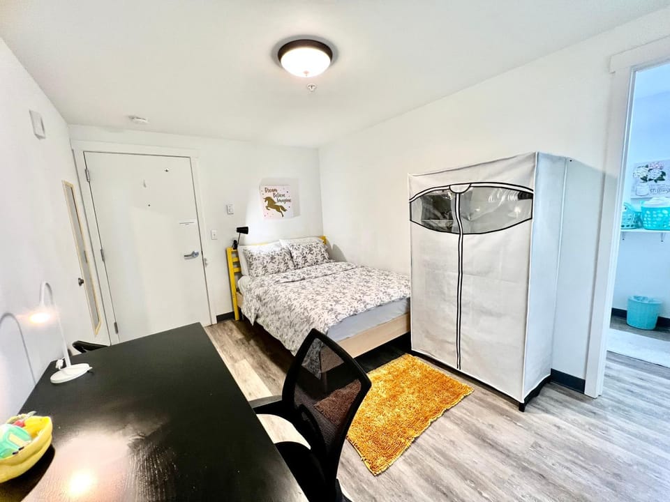 Bed, Kitchen or kitchenette, Photo of the whole room, Bedroom, wardrobe