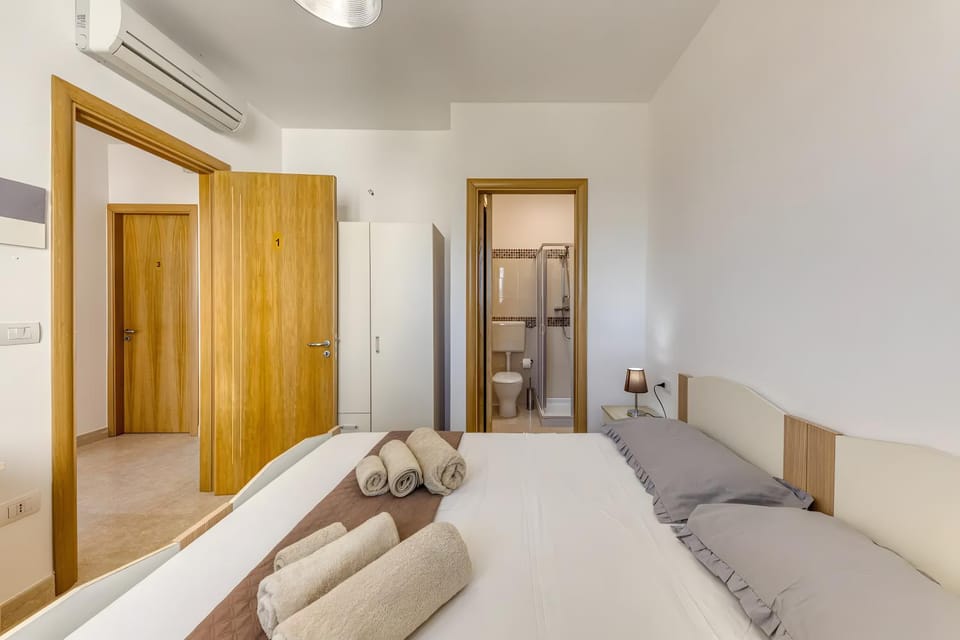 Bathroom, Living room