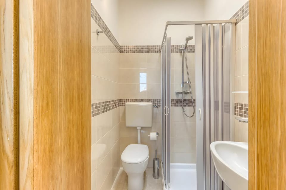 Bathroom, Living room