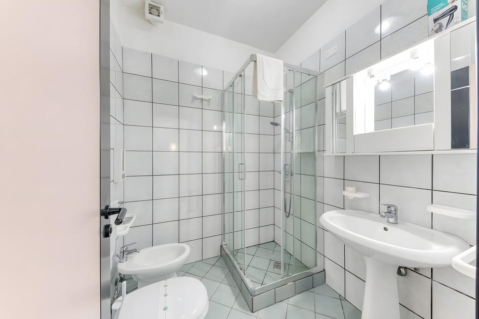 Bathroom, Living room