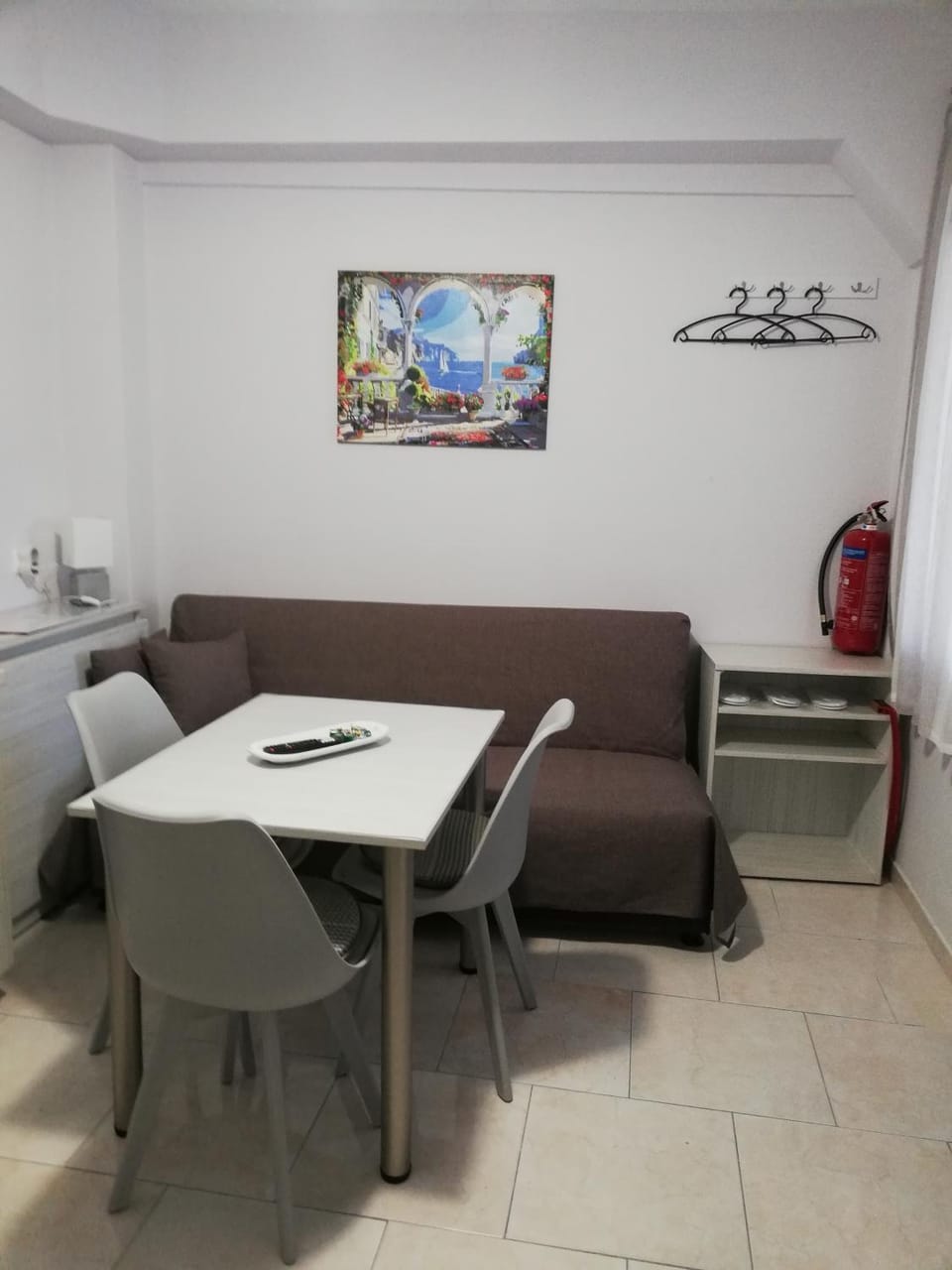 Seating area, Dining area