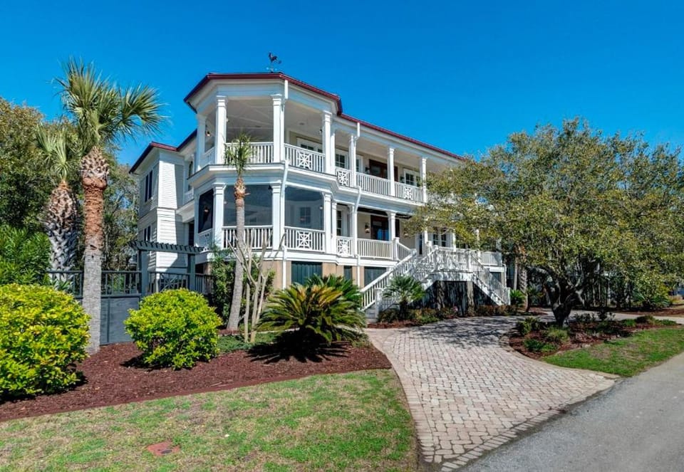 'Isle be Back' 5 57th Ave- Great Ocean Views, private pool, elevator House in Wild Dunes