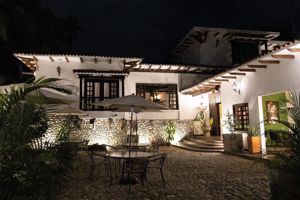 Restaurant/places to eat, Garden view