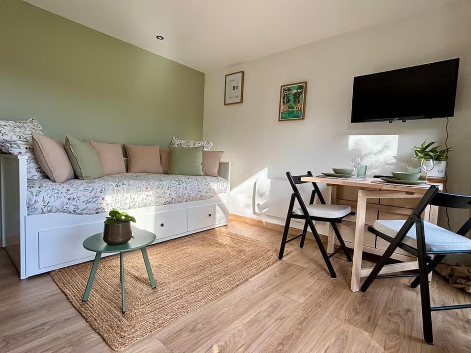 Studio tout confort dans la campagne aixoise Country House in Le Puy-Sainte-Réparade