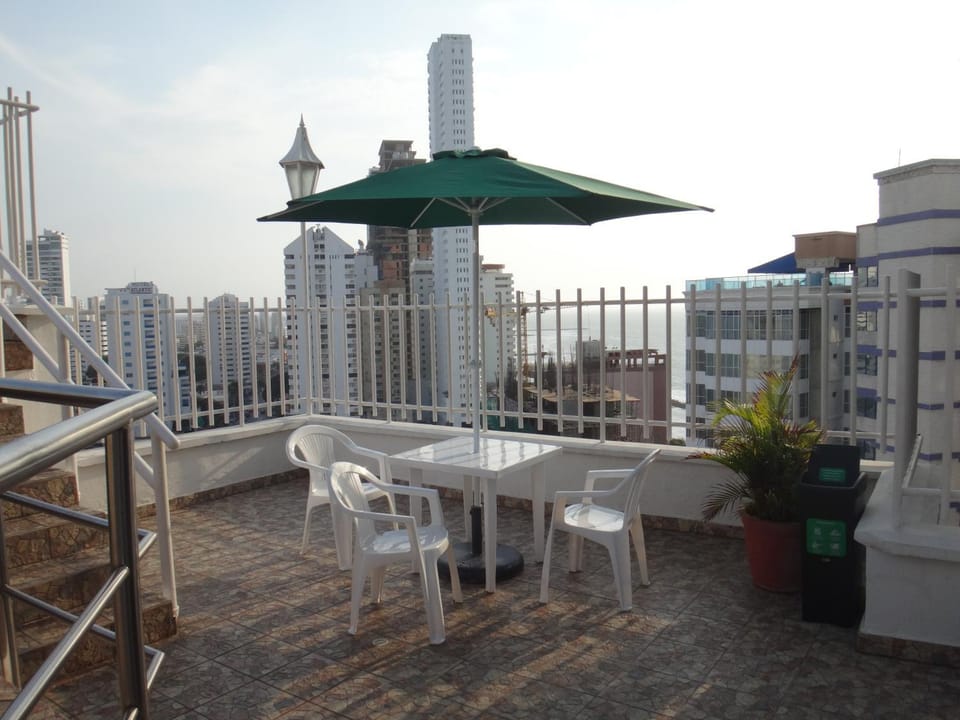 Staff, Balcony/Terrace, City view, Sea view, Swimming pool, Family