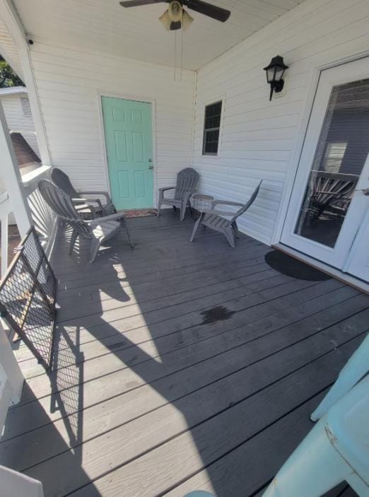 Charming Updated Ocean Lakes Cottage Minutes from the Beach-Sea Glass Getaway House in Surfside Beach