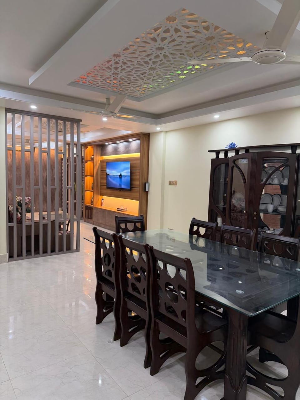 Seating area, Dining area
