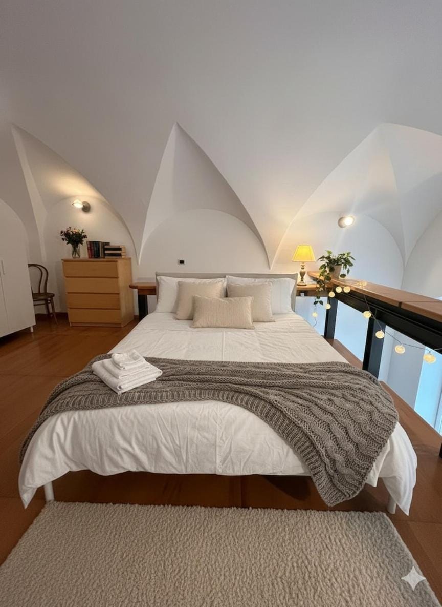 Bed, Photo of the whole room, Bedroom