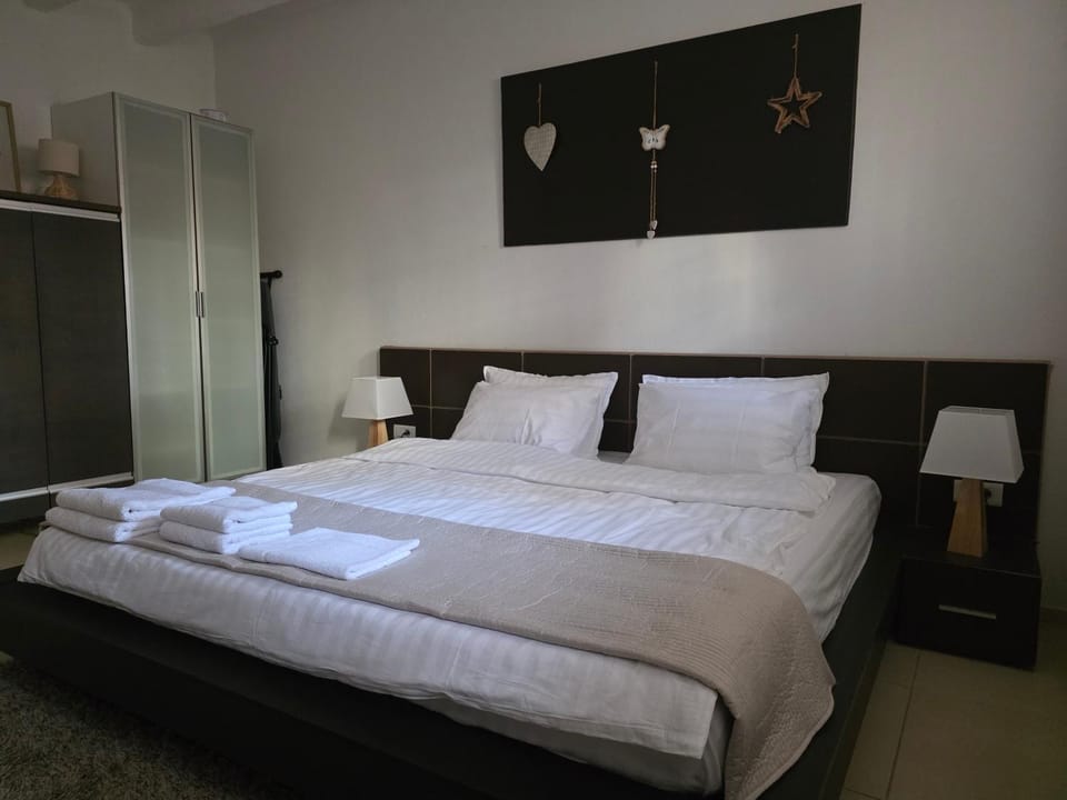 Shower, Bathroom, Bedroom