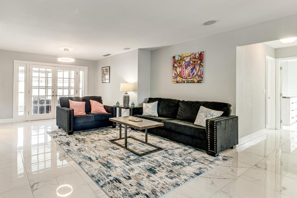 Relax & Play! Home 2 Mi to Delray Public Beach House in Delray Beach
