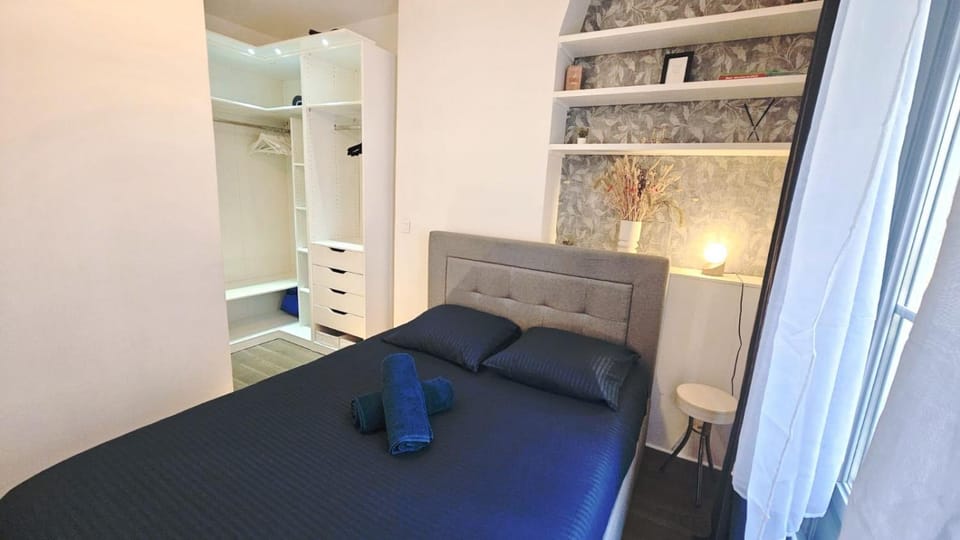 Bed, Photo of the whole room, Bedroom, towels, wardrobe