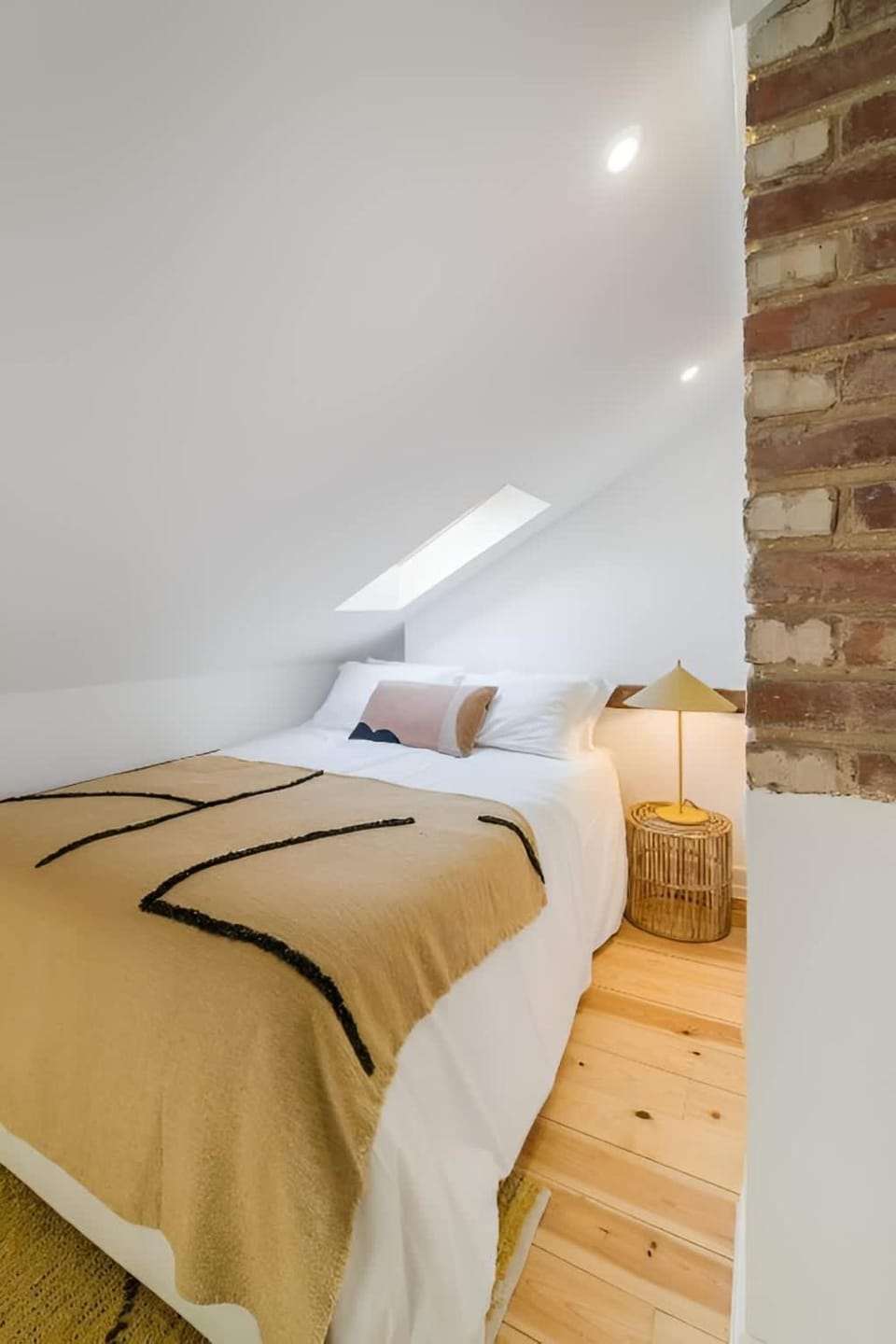 Cozy Lisbon Retreat by the City Center with Balcony Apartment in Lisbon