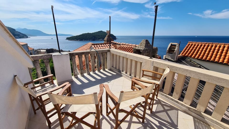 Day, View (from property/room), Balcony/Terrace, Balcony/Terrace, Seating area, City view, Landmark view, Sea view