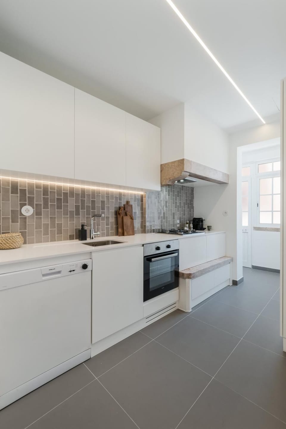 Typical Lisbon 2BR in Campolide Apartment in Lisbon