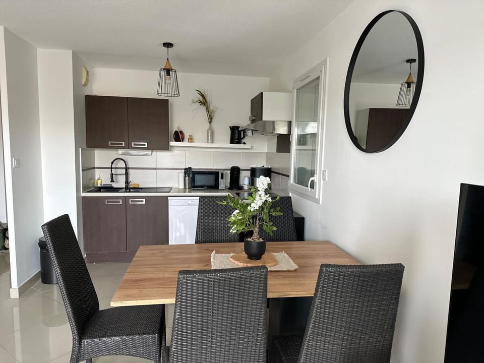 Appartement à la mer , parking privé couvert Apartment in Fleury