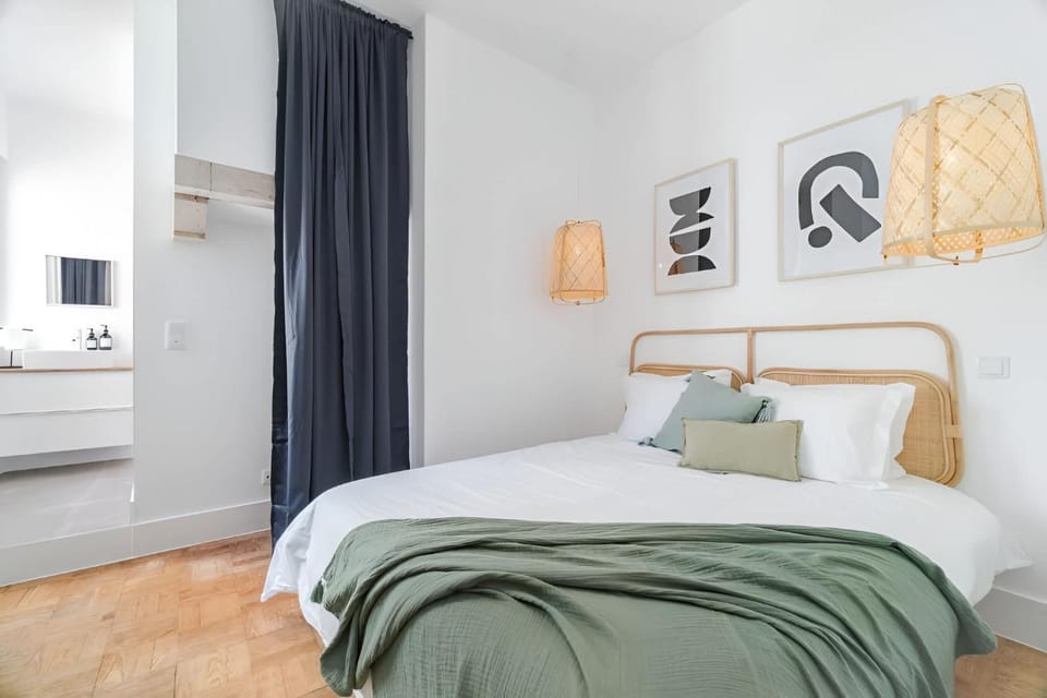 Charming Lisbon 2BR Apartment with Balcony Apartment in Lisbon